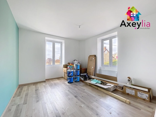 À vendre maison rénovée avec 4 chambres, garage et terrasse à Cuinzier 