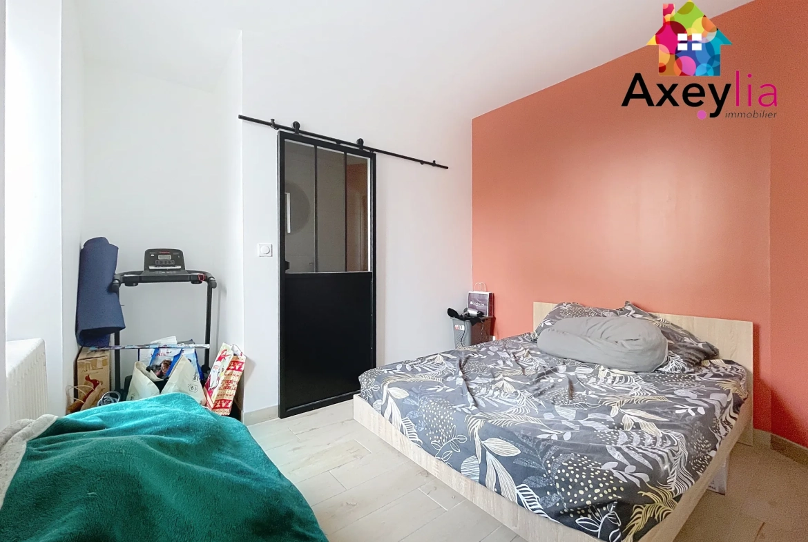 À vendre maison rénovée avec 4 chambres, garage et terrasse à Cuinzier 