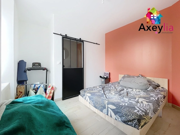 À vendre maison rénovée avec 4 chambres, garage et terrasse à Cuinzier 