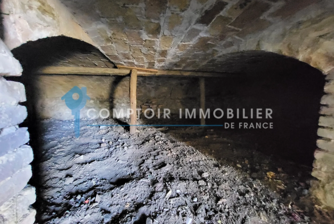 A vendre maison de ville de 145 m² à Livron-sur-Drôme avec grand potentiel 