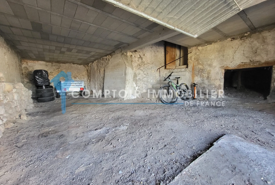 A vendre maison de ville de 145 m² à Livron-sur-Drôme avec grand potentiel 