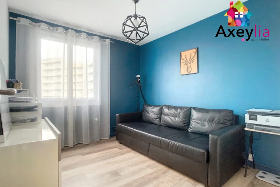 Appartement T3 rénové avec balcon, garage et cave à Roanne 