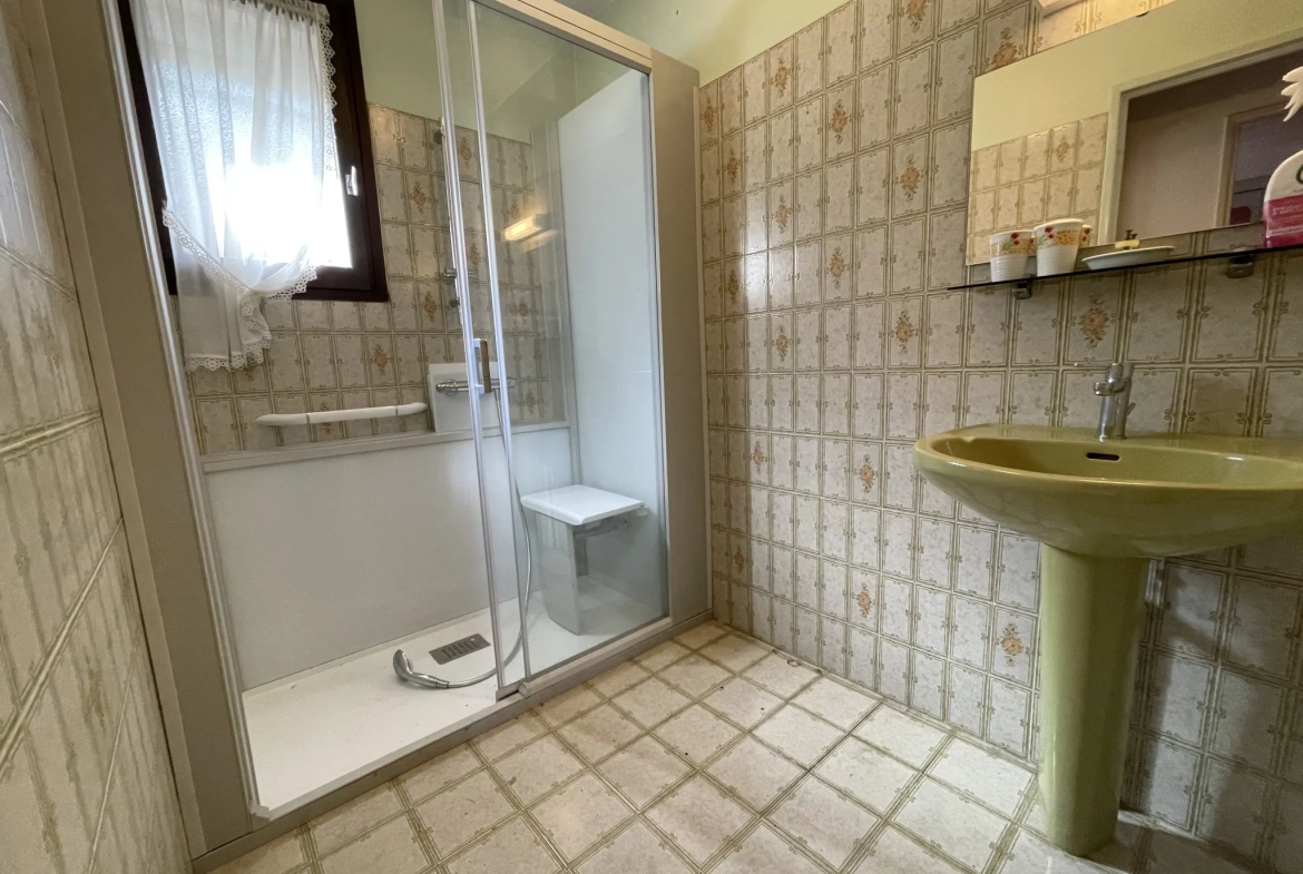 À vendre maison de ville à Bellerive-sur-Allier avec garage et jardin 