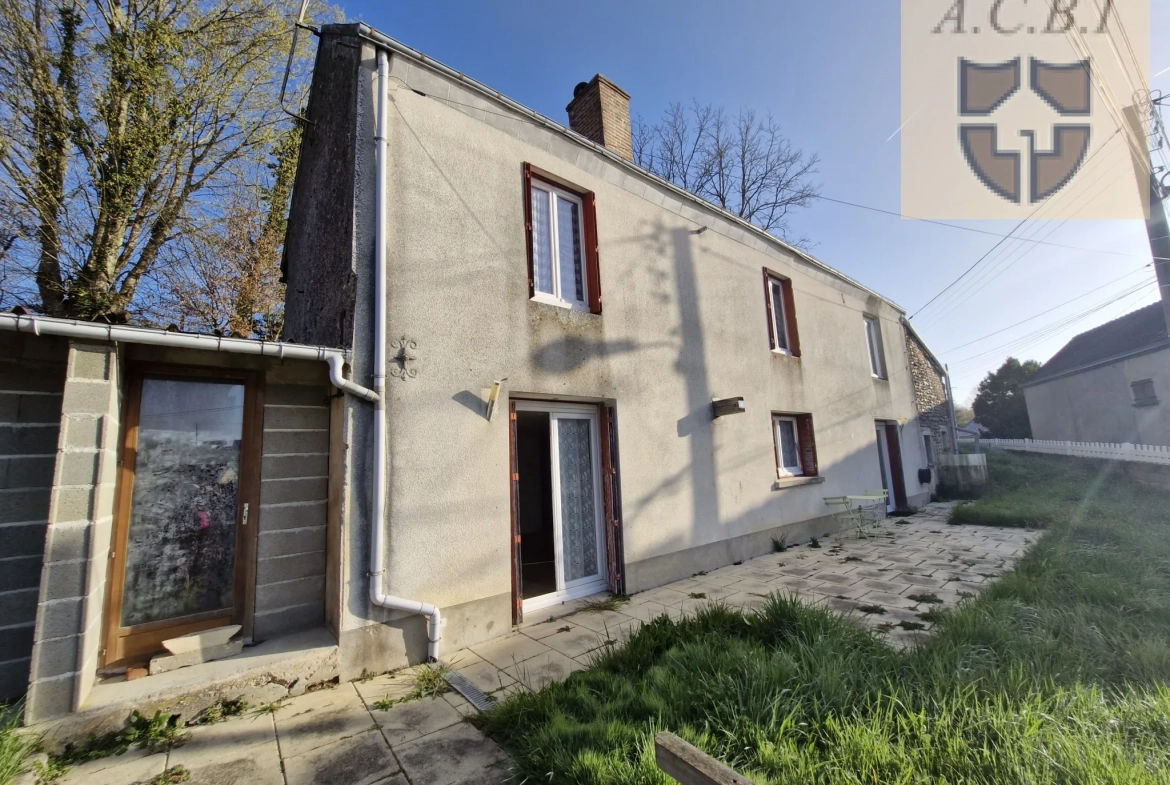 Maison de village spacieuse à Morée, proche commerces et écoles - Grand terrain, garage et terrasses 