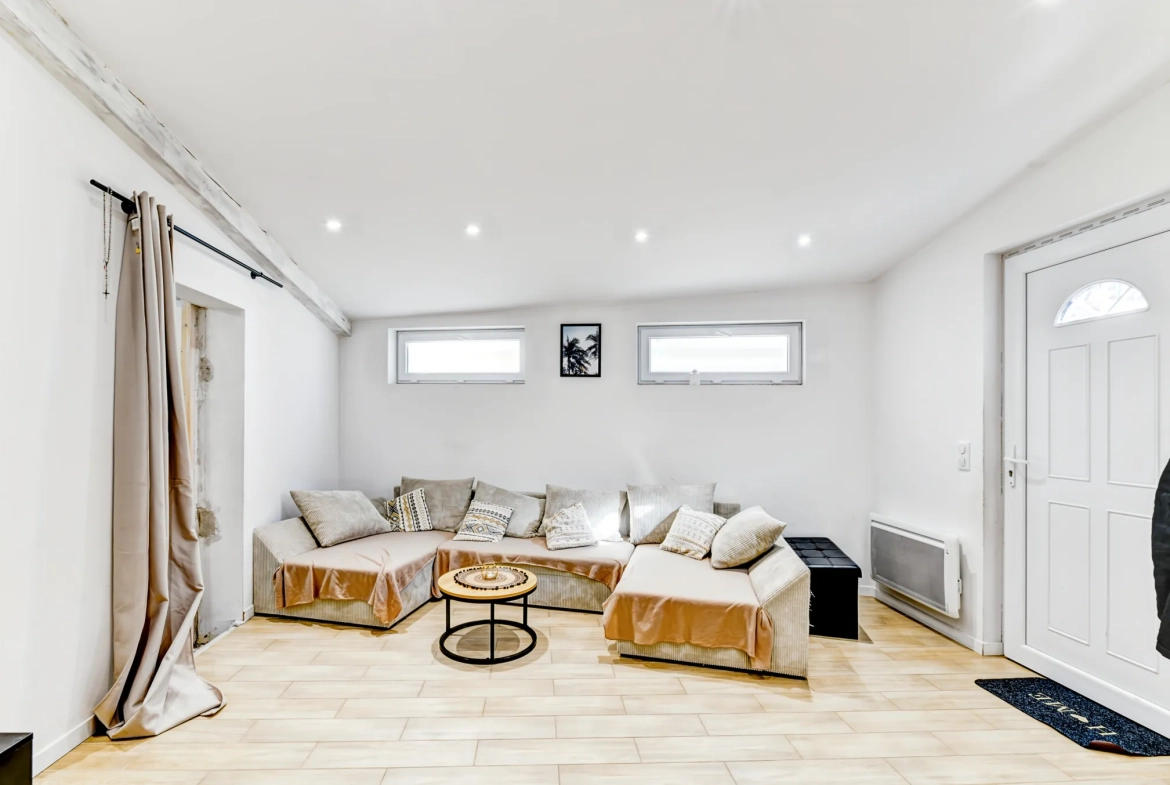 Maison de village rénovée avec 3 chambres à Saint-Martin-du-Var proche Nice 