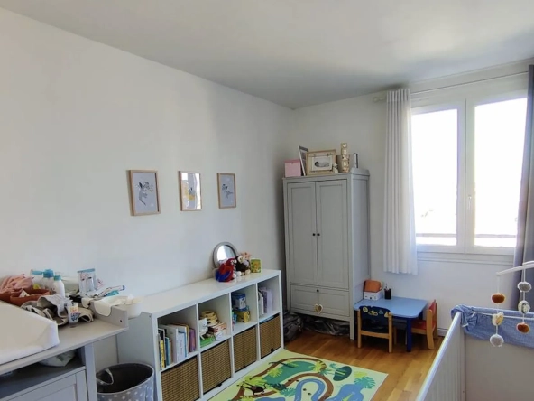 Bel appartement 3 pièces à Le Perreux-sur-Marne avec balcon, garage et cave 