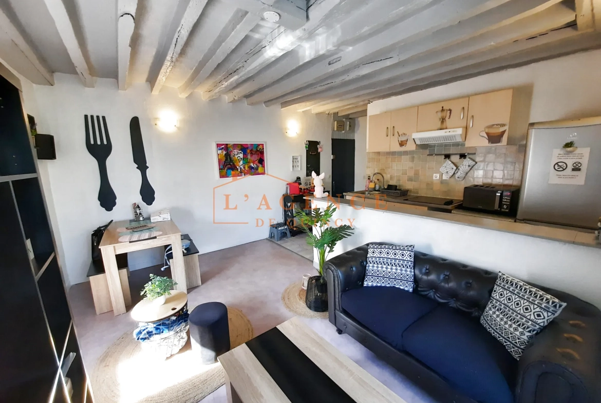 Appartement T2 à Quincy-Voisins - Charme ancien, proximité commodités 
