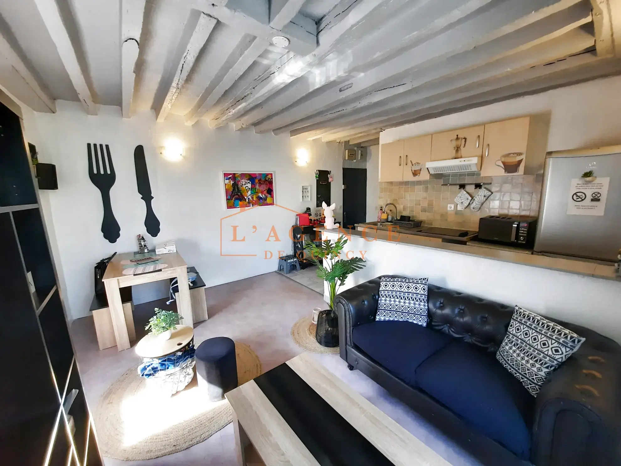 Appartement T2 à Quincy-Voisins - Charme ancien, proximité commodités 