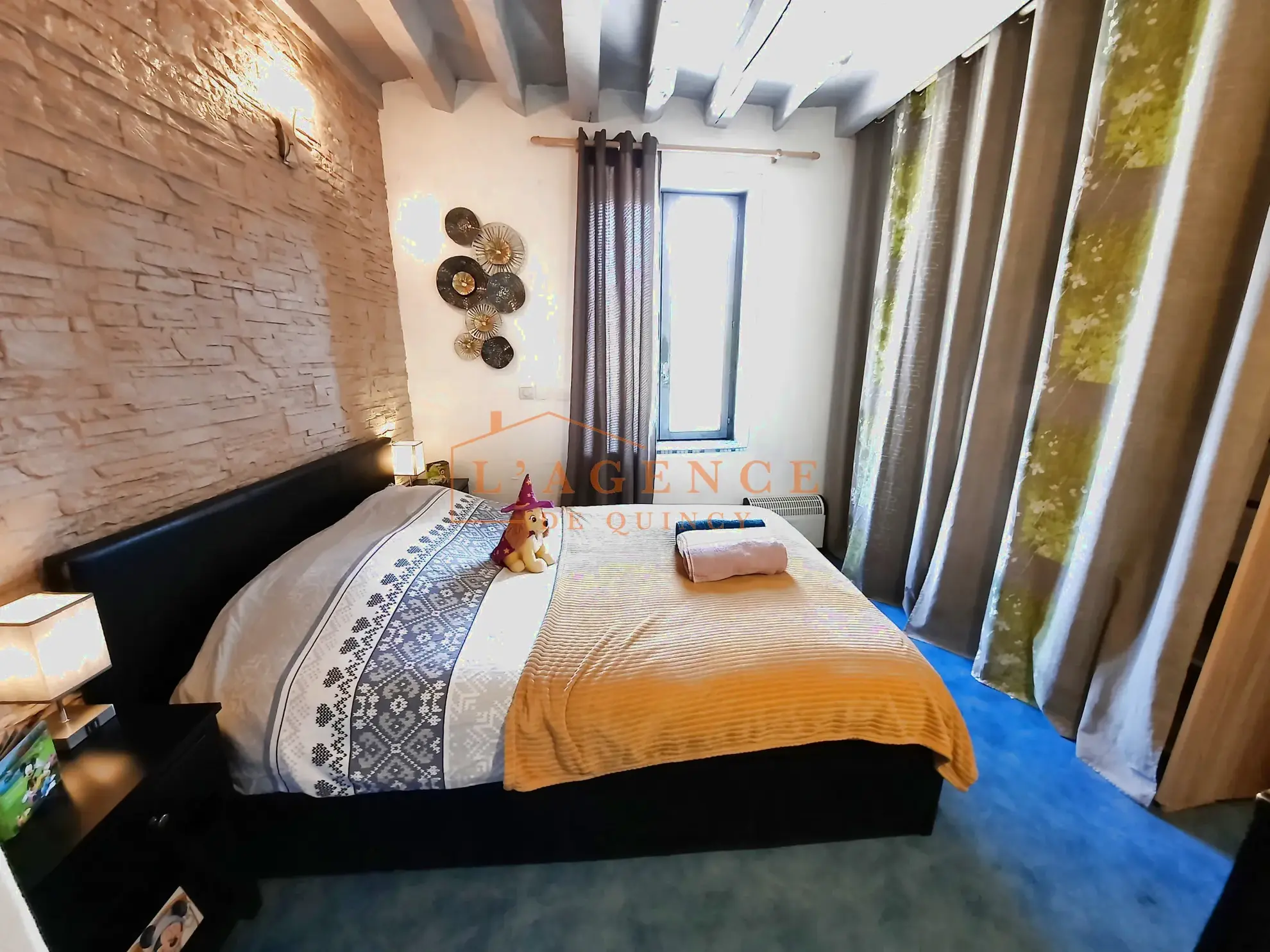 Appartement T2 à Quincy-Voisins - Charme ancien, proximité commodités 