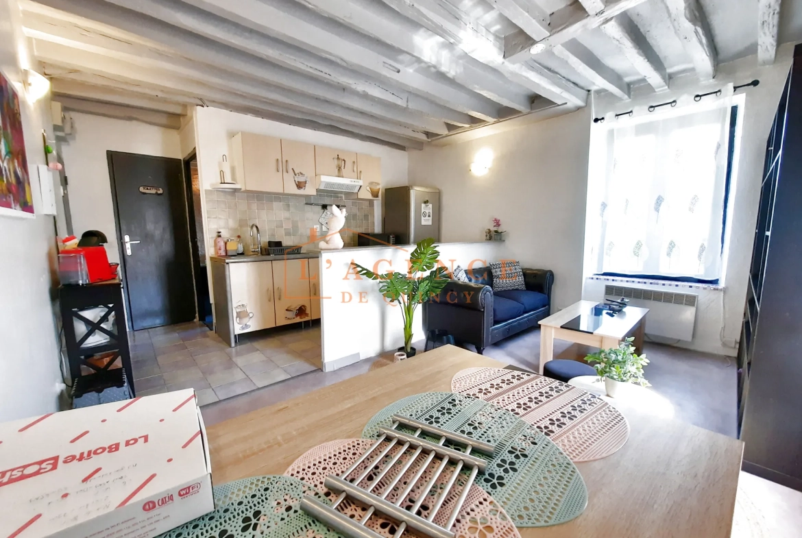 Appartement T2 à Quincy-Voisins - Charme ancien, proximité commodités 