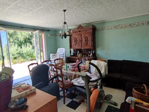 Villa de plain-pied de 106 m² avec dépendances à Saint Trivier de Courtes 