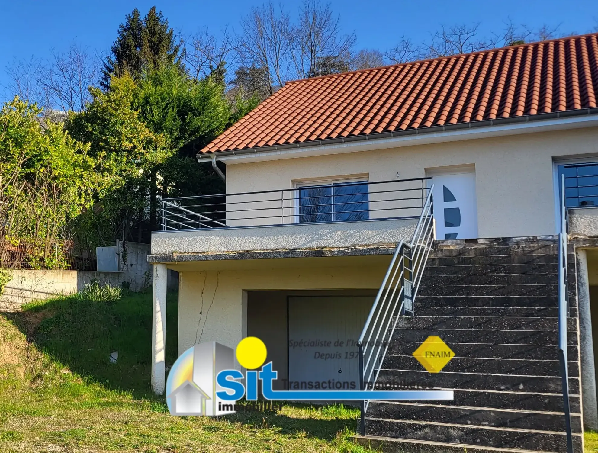 Maison rénovée à Vienne Charavel avec garage et terrasse - 87 m² 
