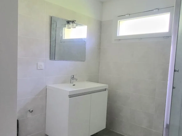 Maison rénovée à Vienne Charavel avec garage et terrasse - 87 m² 