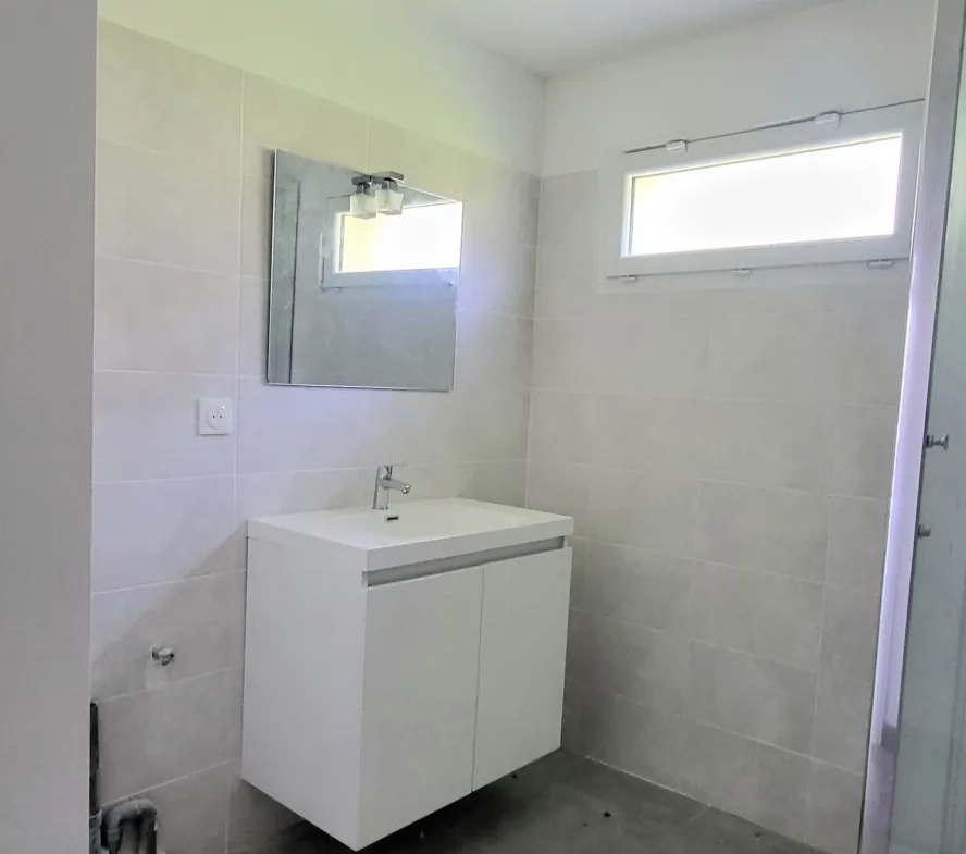 Maison rénovée à Vienne Charavel avec garage et terrasse - 87 m² 