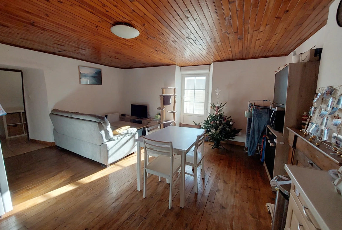 Charmante maison de village de 132 m² avec terrasse et garage proche du lac du Laouzas 