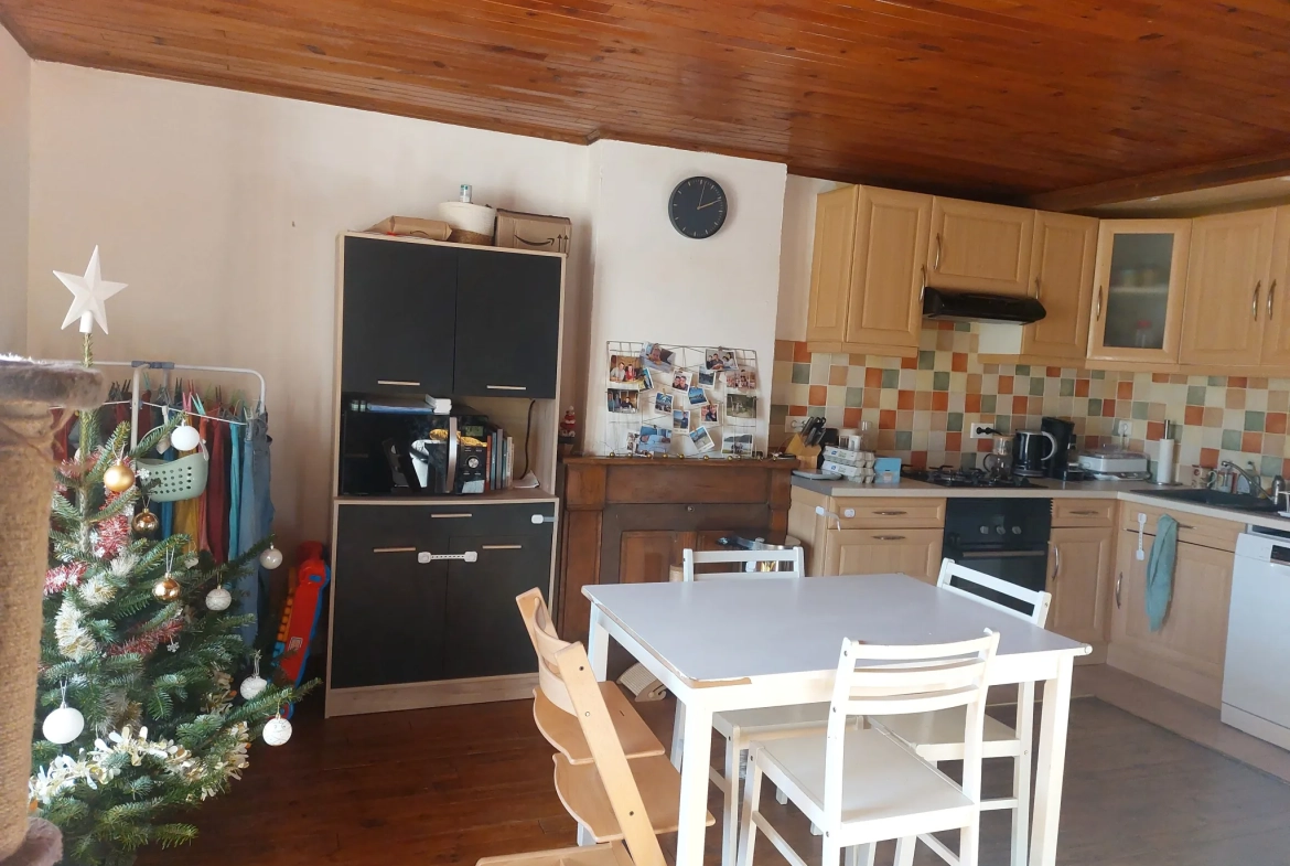 Charmante maison de village de 132 m² avec terrasse et garage proche du lac du Laouzas 