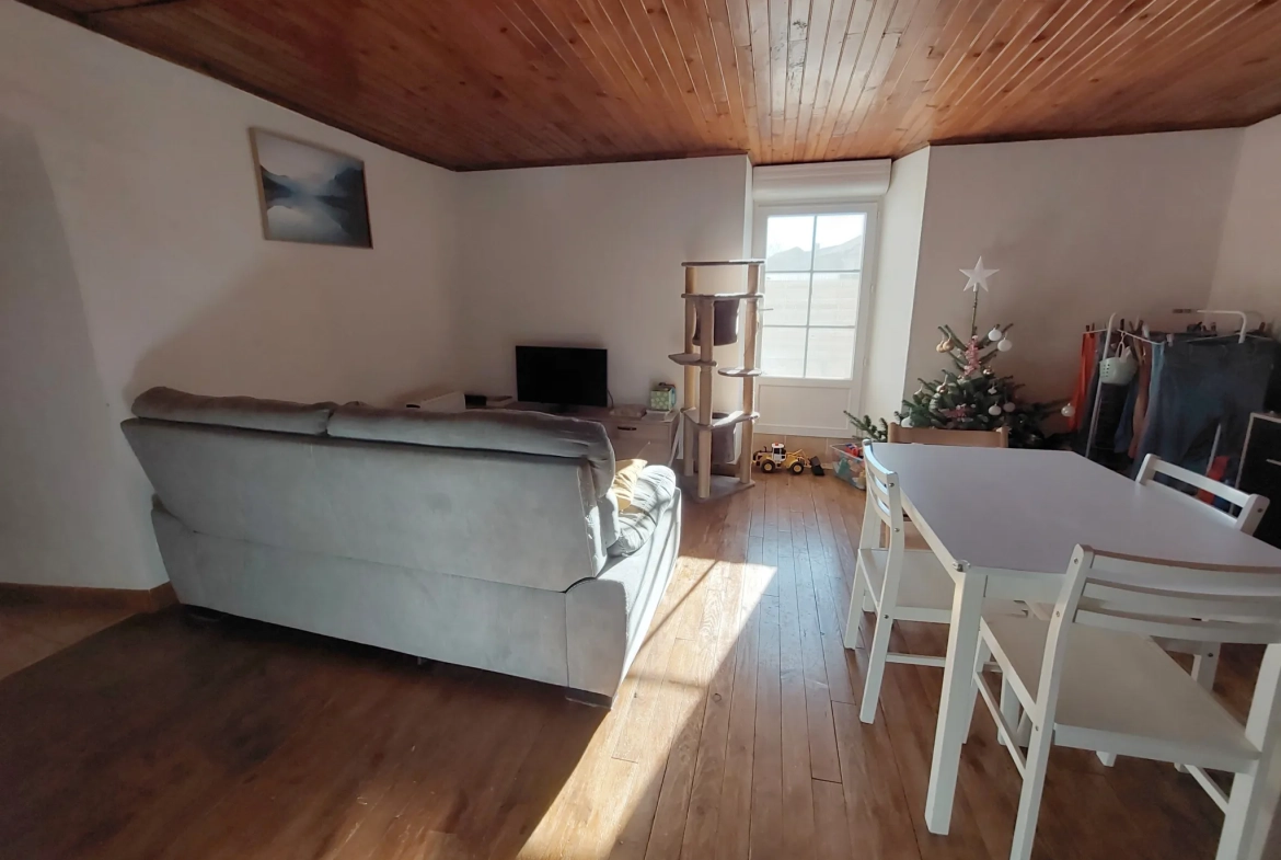 Charmante maison de village de 132 m² avec terrasse et garage proche du lac du Laouzas 