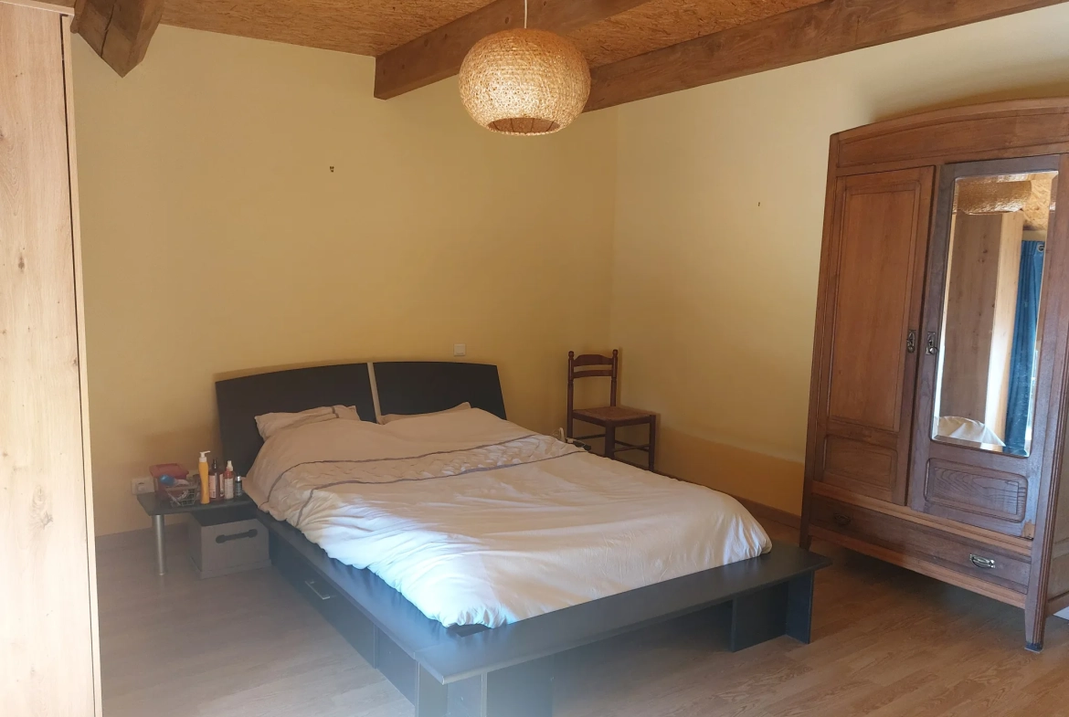 Charmante maison de village de 132 m² avec terrasse et garage proche du lac du Laouzas 
