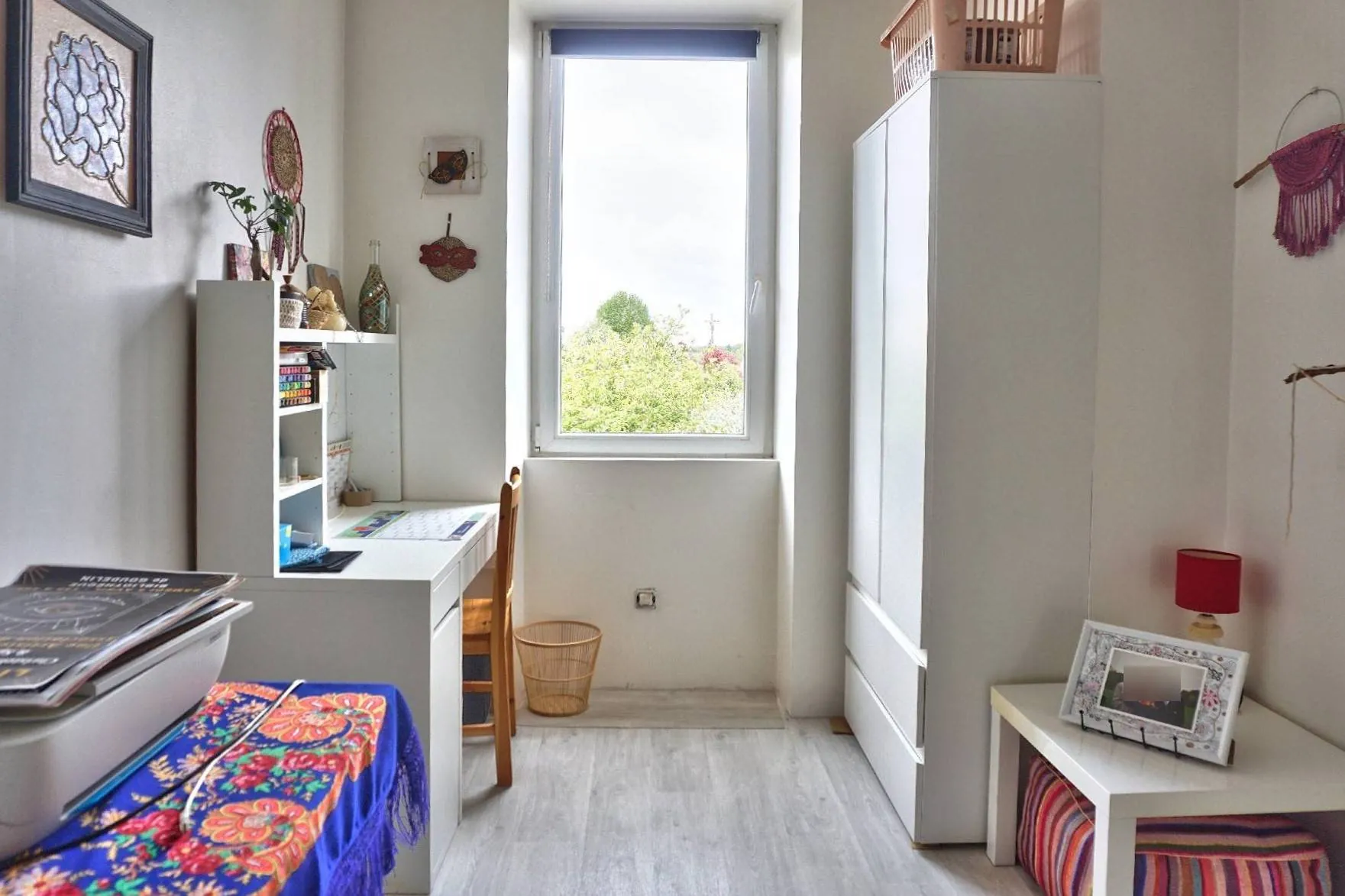 Maison en pierre à Goudelin proche écoles, avec cour et charme rustique 