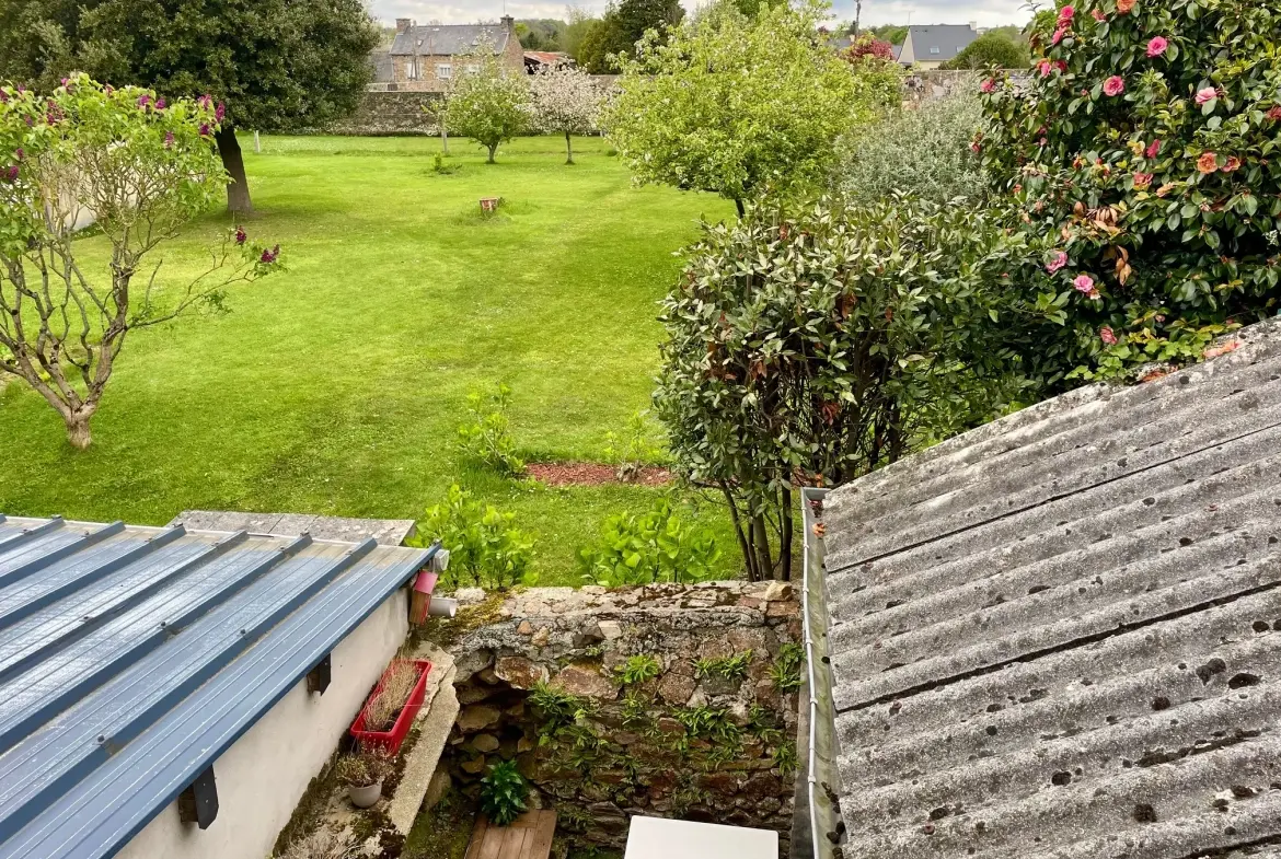 Maison en pierre à Goudelin proche écoles, avec cour et charme rustique 