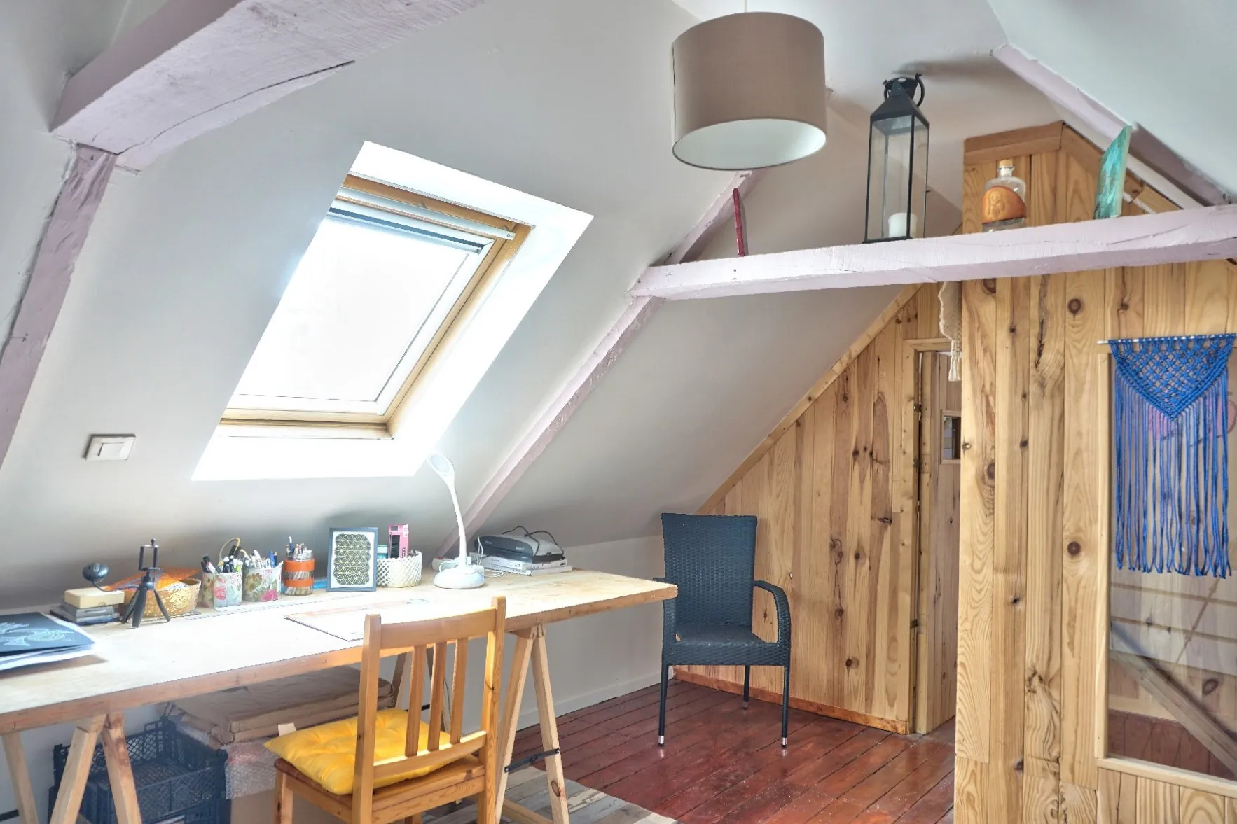 Maison en pierre à Goudelin proche écoles, avec cour et charme rustique 