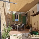Magnifique mas de caractère avec terrasse, garage et parking à Malemort du Comtat