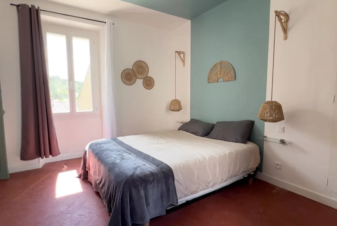 Magnifique mas de caractère avec terrasse, garage et parking à Malemort du Comtat 
