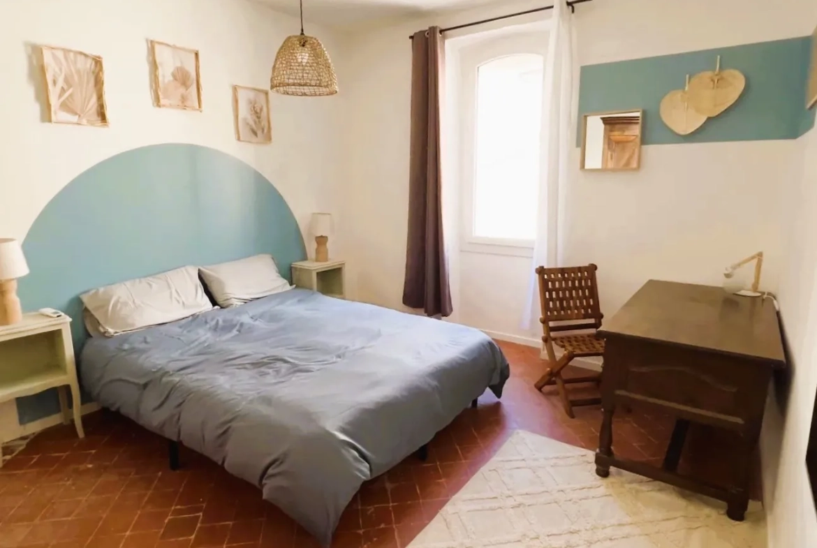 Magnifique mas de caractère avec terrasse, garage et parking à Malemort du Comtat 