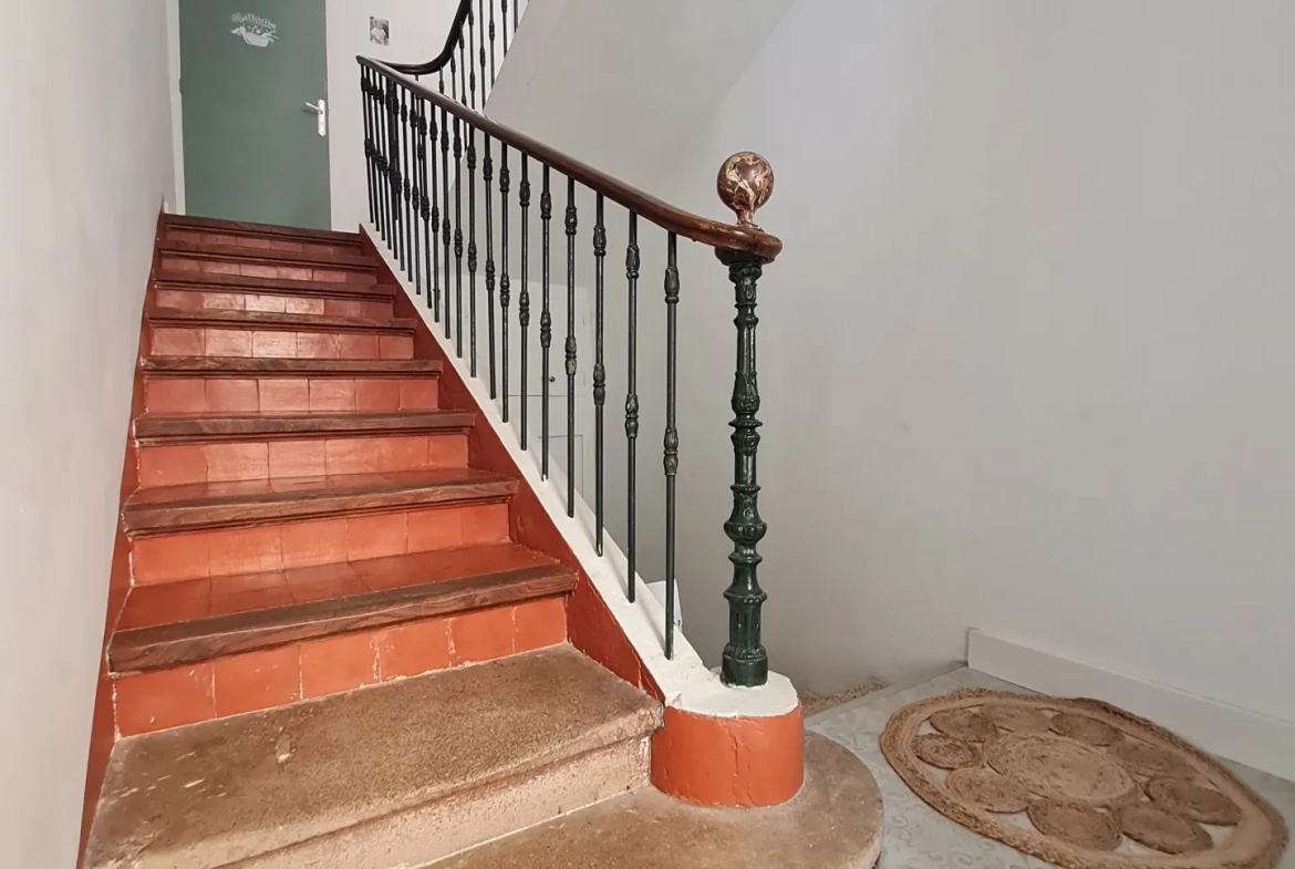 Magnifique mas de caractère avec terrasse, garage et parking à Malemort du Comtat 