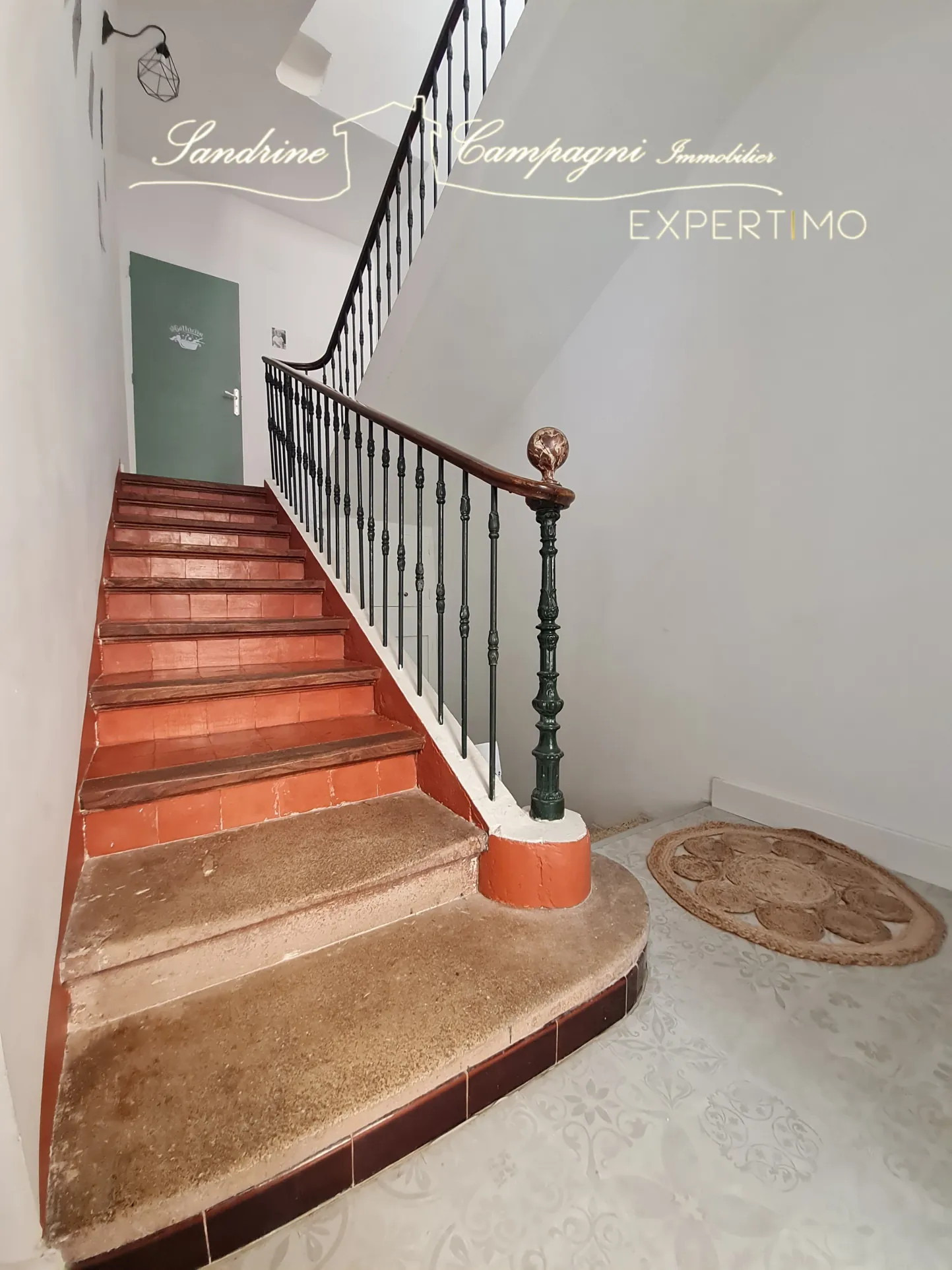 Magnifique mas de caractère avec terrasse, garage et parking à Malemort du Comtat 