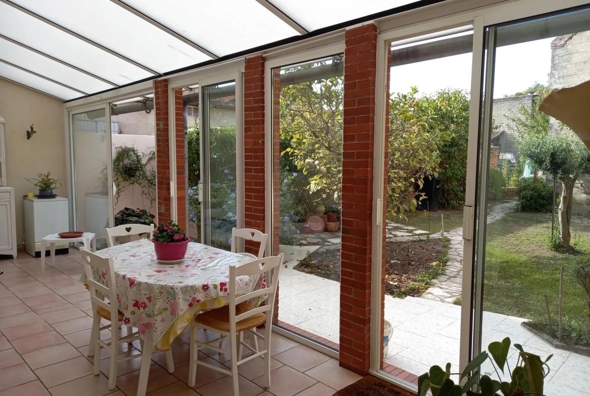 Maison de ville avec jardin à Moissac, 4 chambres, véranda et vue sur les coteaux 
