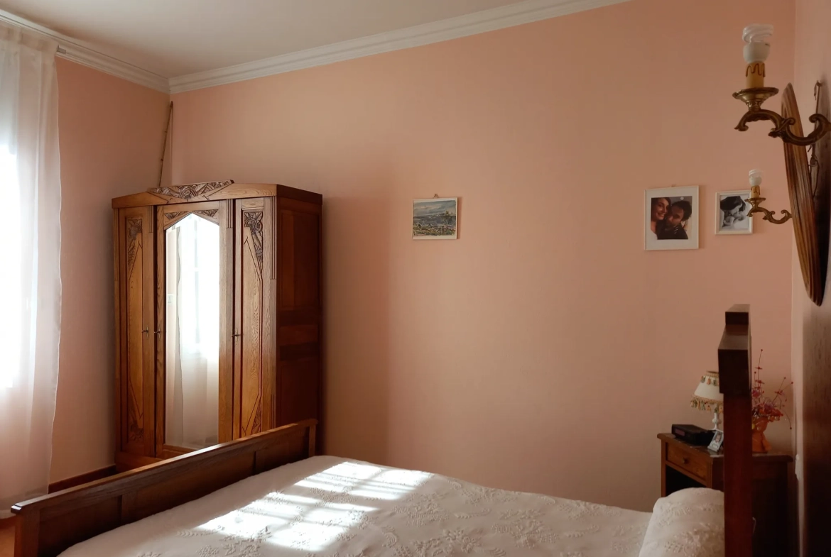 Maison de ville avec jardin à Moissac, 4 chambres, véranda et vue sur les coteaux 
