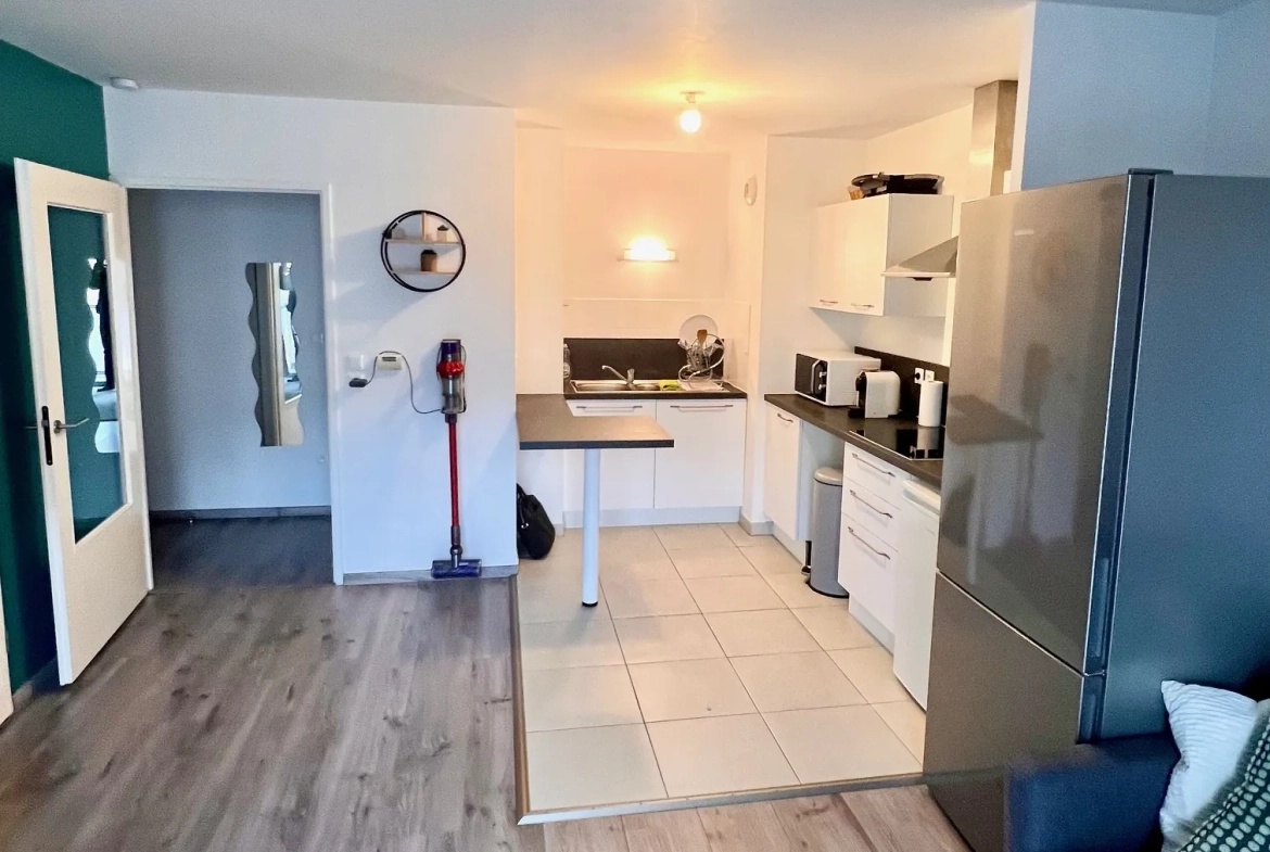 Appartement T2 lumineux de 42,69 m² à Lille avec parking et balcon – Idéal étudiant ou jeune actif 