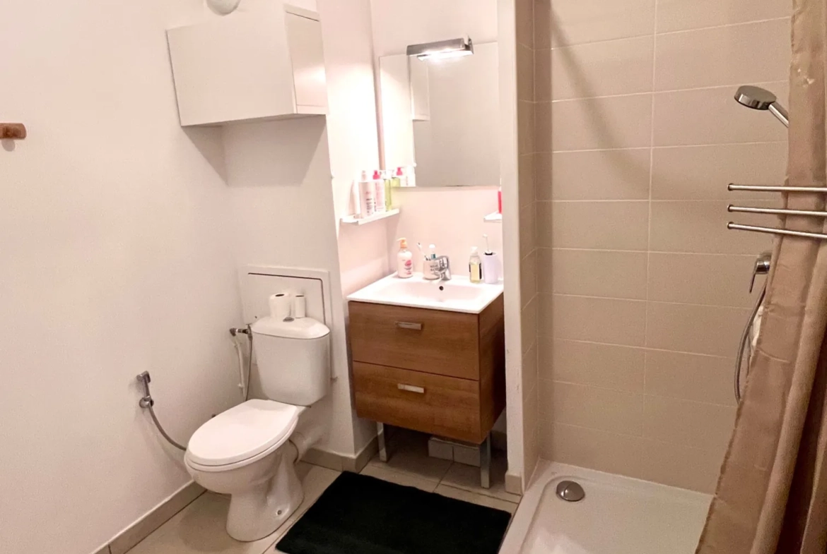 Appartement T2 lumineux de 42,69 m² à Lille avec parking et balcon – Idéal étudiant ou jeune actif 