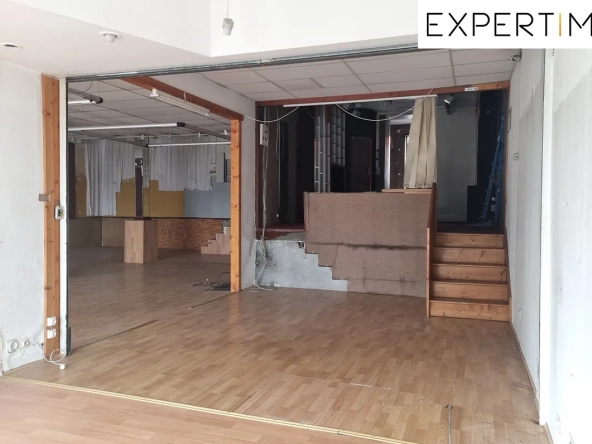 Ancien local commercial à Saint Eloy-les-Mines avec possibilités d’aménagement – Prix attractif