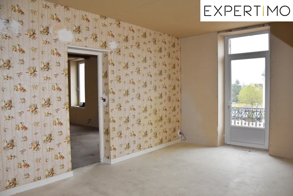 Ancien local commercial à Saint Eloy-les-Mines avec possibilités d’aménagement – Prix attractif 