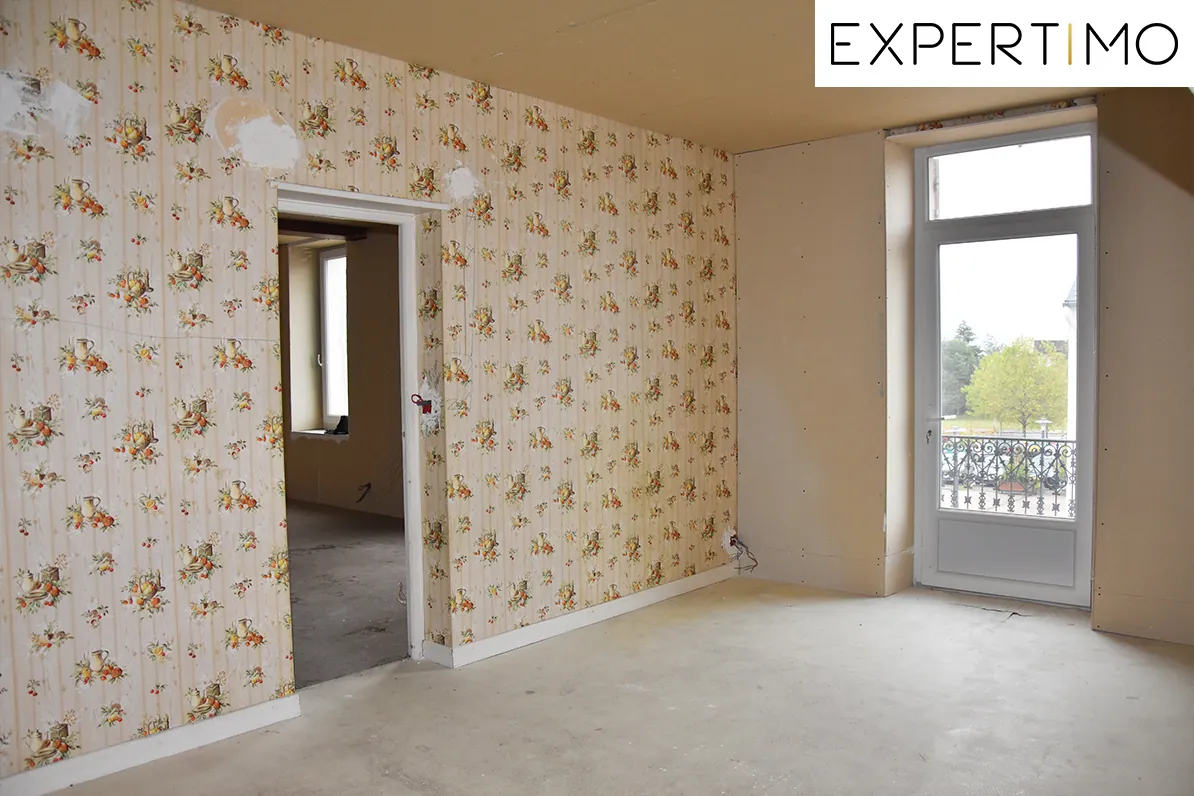 Ancien local commercial à Saint Eloy-les-Mines avec possibilités d’aménagement – Prix attractif 