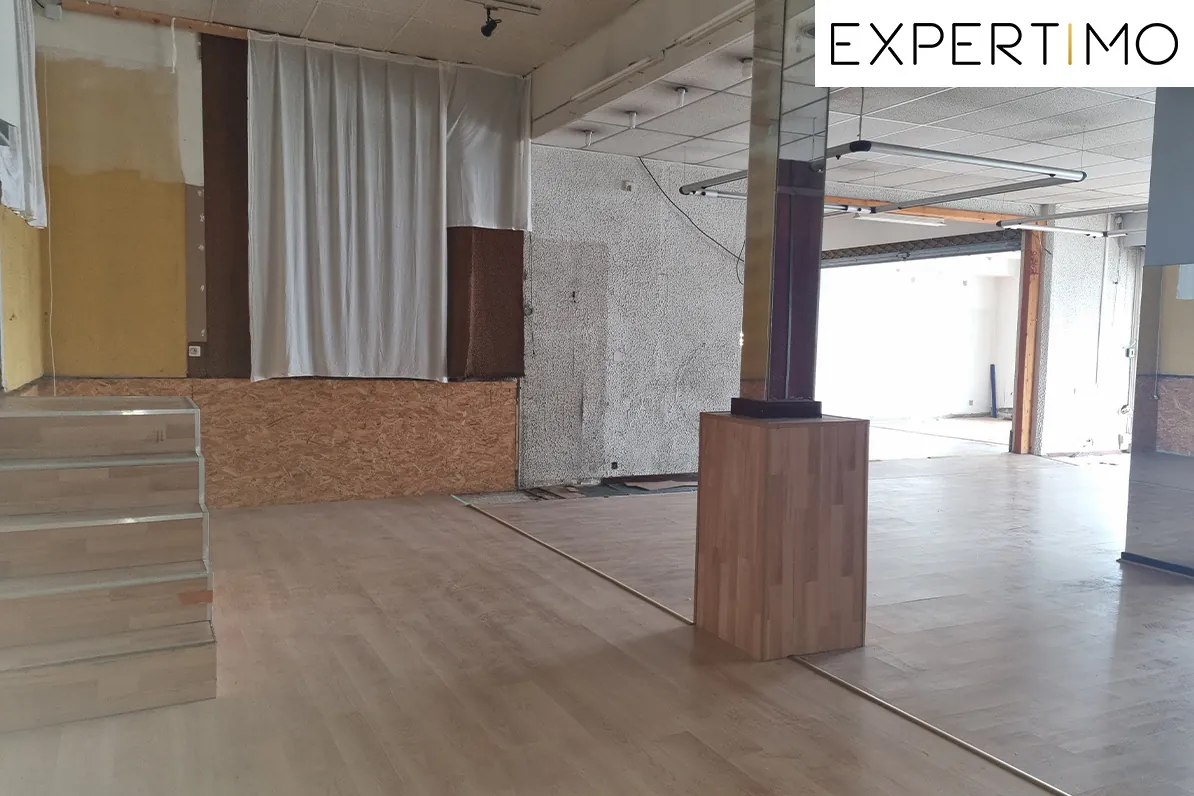 Ancien local commercial à Saint Eloy-les-Mines avec possibilités d’aménagement – Prix attractif 