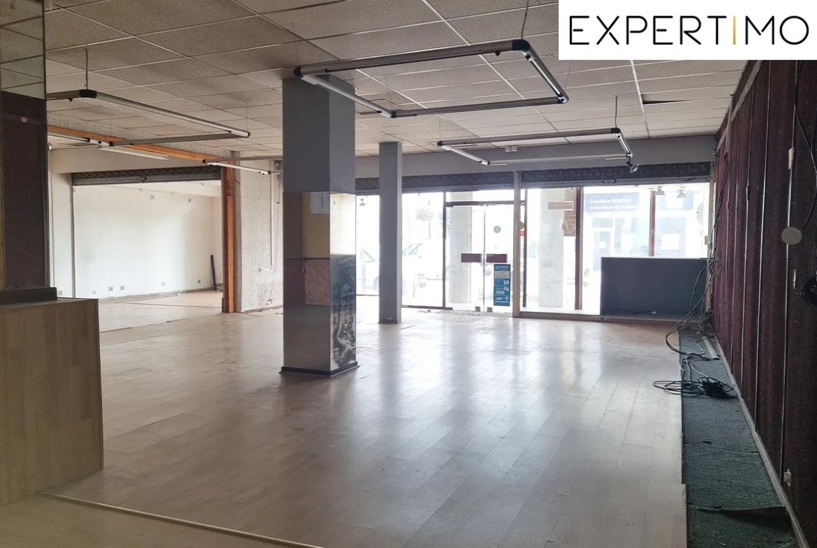 Ancien local commercial à Saint Eloy-les-Mines avec possibilités d’aménagement – Prix attractif 
