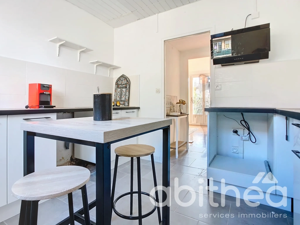 Appartement T4 lumineux à Troyes avec cave et stationnement, 71 m²