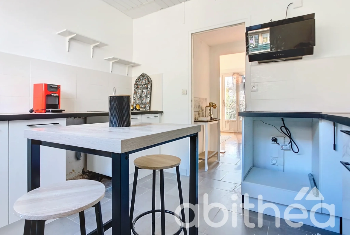 Appartement T4 lumineux à Troyes avec cave et stationnement, 71 m² 