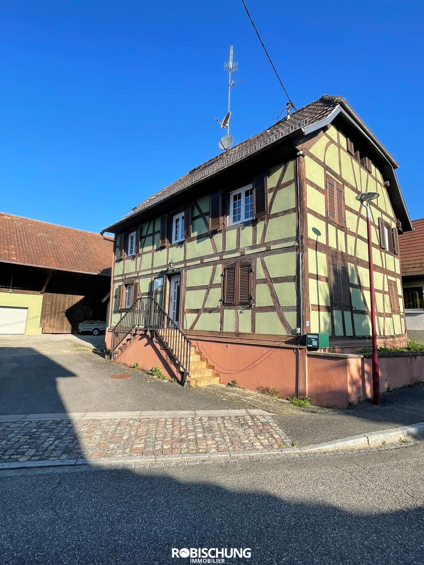 Charmante maison alsacienne avec dépendance et jardin ensoleillé à Galfingue 