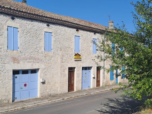 Maison de village à Beauville avec garage, 4 chambres, vue sur la vallée