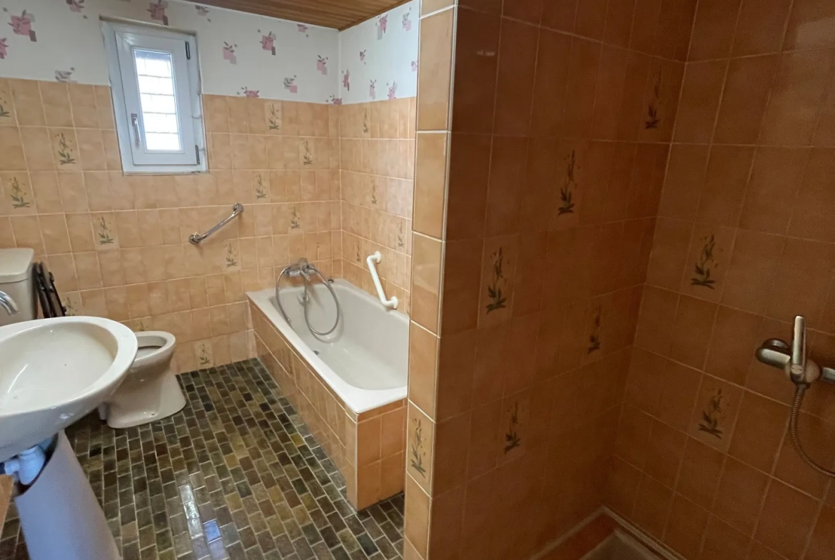 Charmante maison alsacienne avec dépendance et jardin ensoleillé à Galfingue 