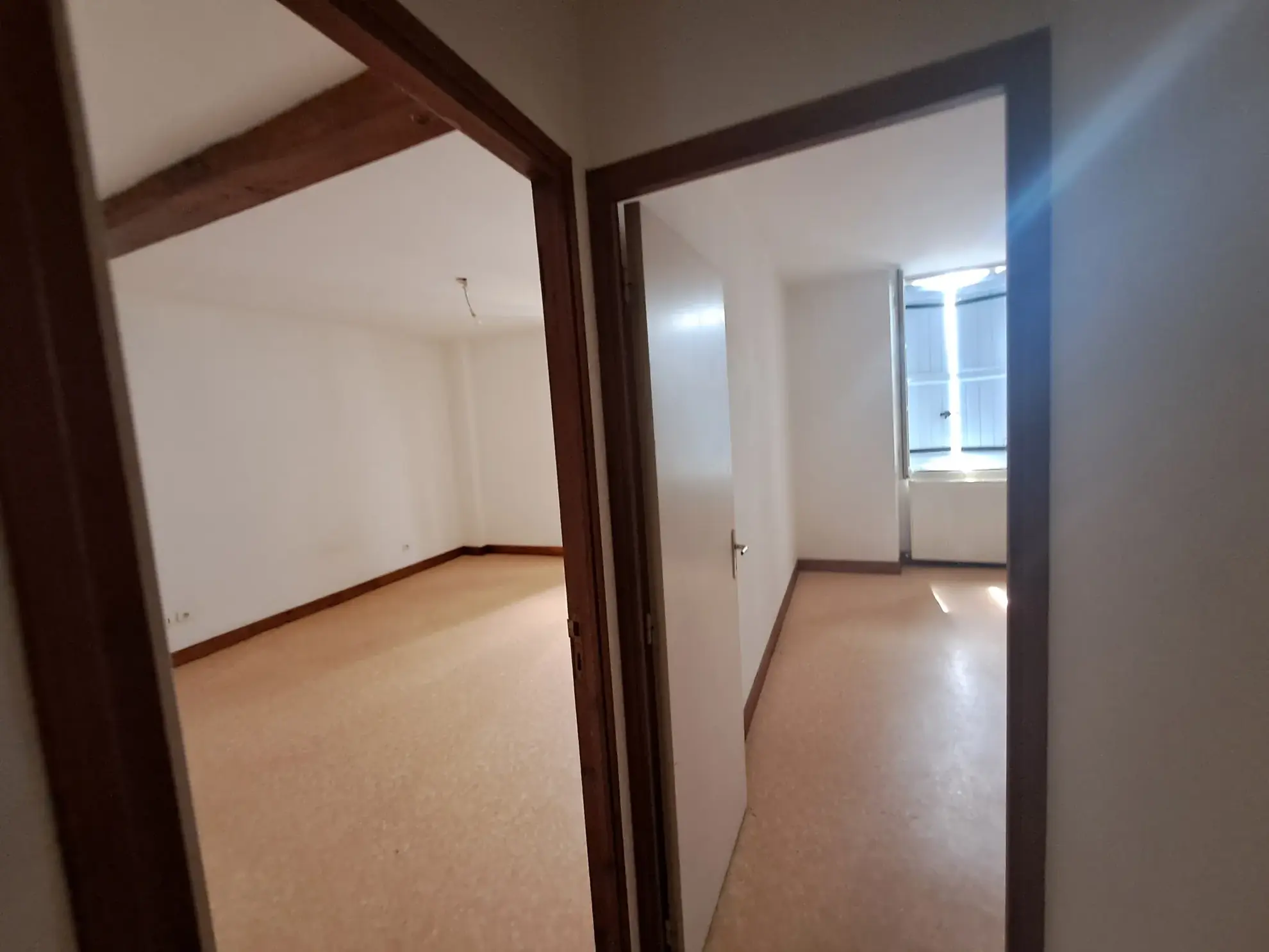 Maison de village à Beauville avec garage, 4 chambres, vue sur la vallée 