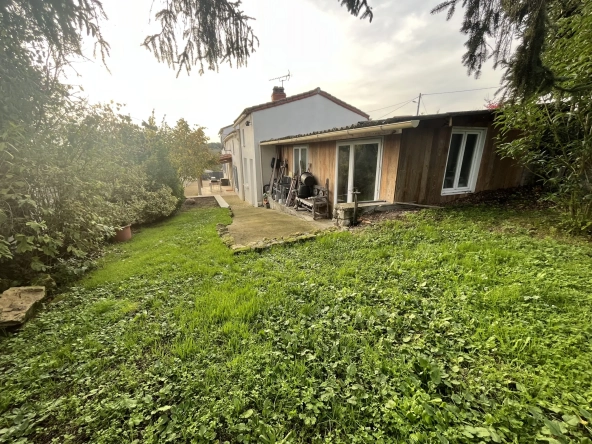 Maison à vendre à Thouars de 140 m² avec jardin et garage
