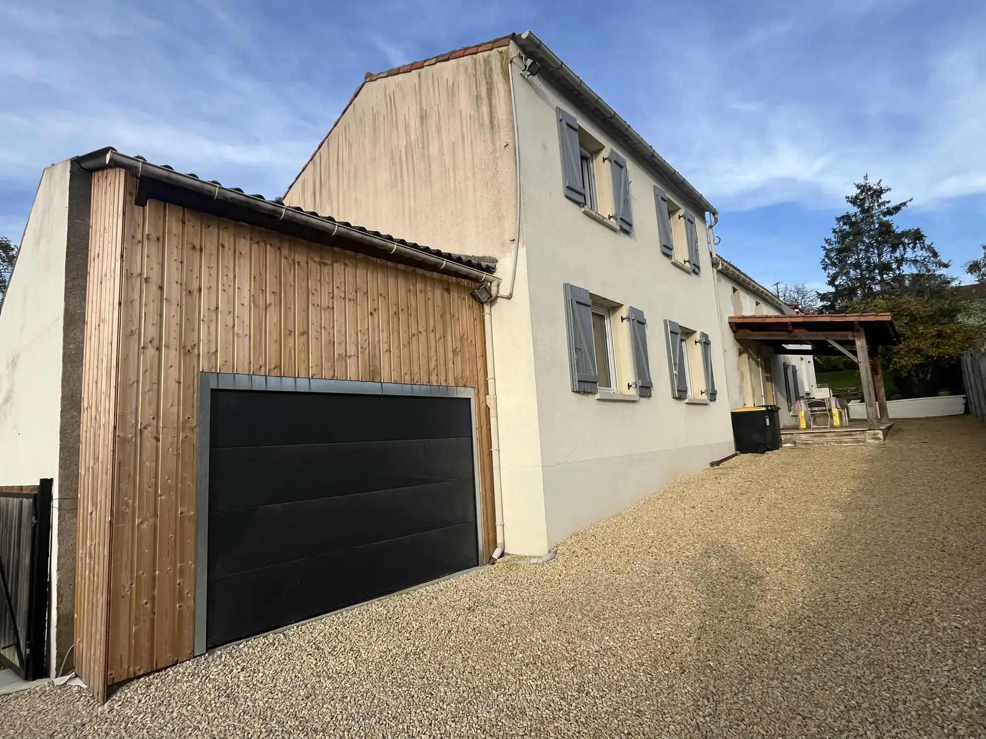 Maison à vendre à Thouars de 140 m² avec jardin et garage 