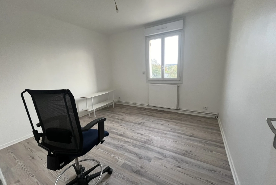 Maison à vendre à Thouars de 140 m² avec jardin et garage 