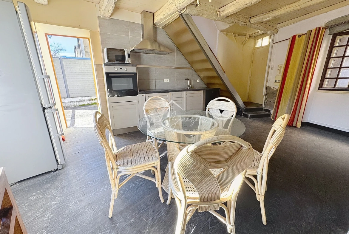 Maison en pierres avec terrasse et vue dégagée à Saint-Sernin-sur-Rance - 3 pièces 
