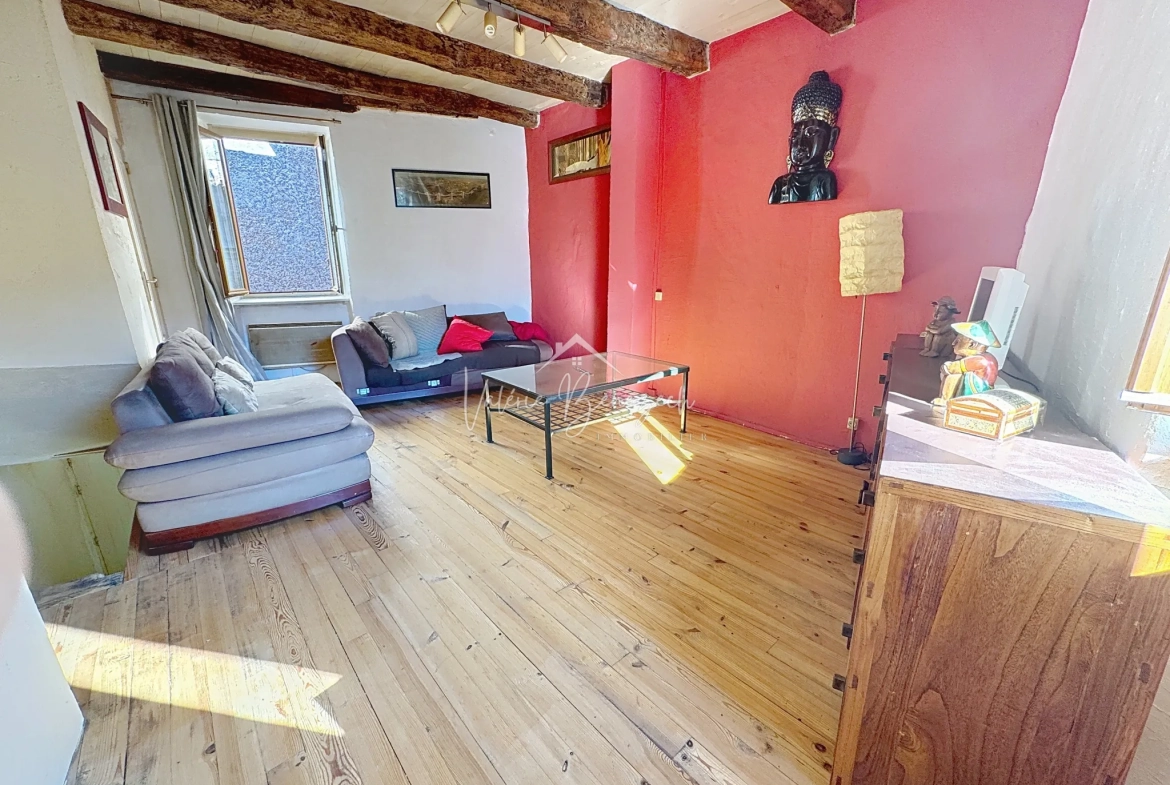 Maison en pierres avec terrasse et vue dégagée à Saint-Sernin-sur-Rance - 3 pièces 